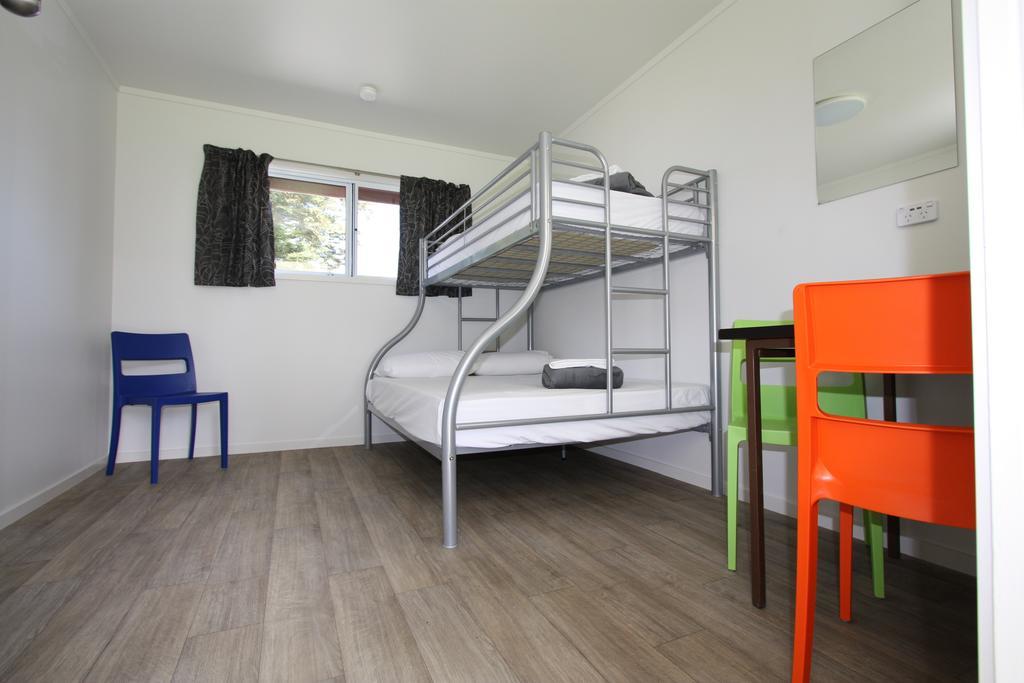 Waikanae Beach Top 10 Holiday Park Gisborne Room photo